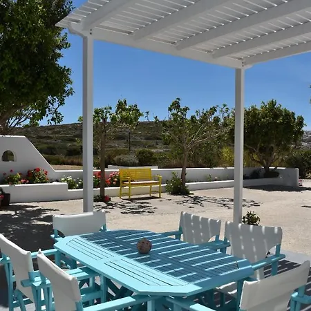 Majestic Blue - House With Garden! *