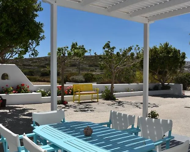 Majestic Blue - House With Garden! *