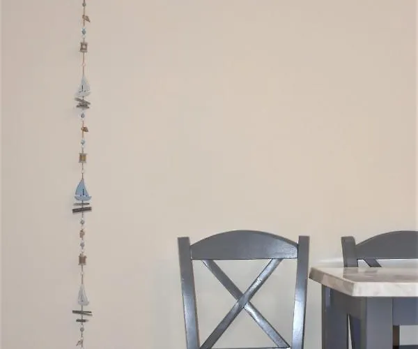 Majestic Blue - House With Garden! Feriehus Mandrakia