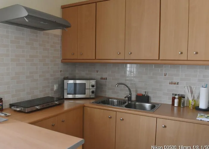 Majestic Blue - House With Garden! Mandrakia