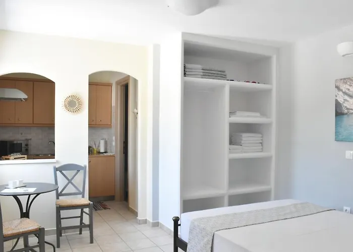 Majestic Blue - House With Garden!