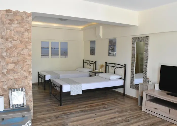 Majestic Blue - House With Garden! Mandrakia