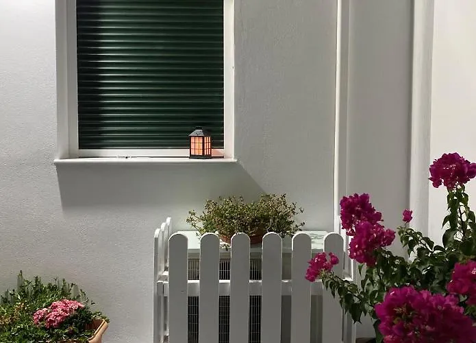 Majestic Blue - House With Garden! * Mandrakia